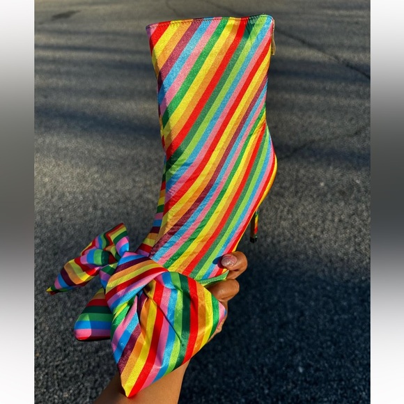 For The “Pop of Color” Girls! - Iconic Statement Bow Boot - Picture 6 of 11